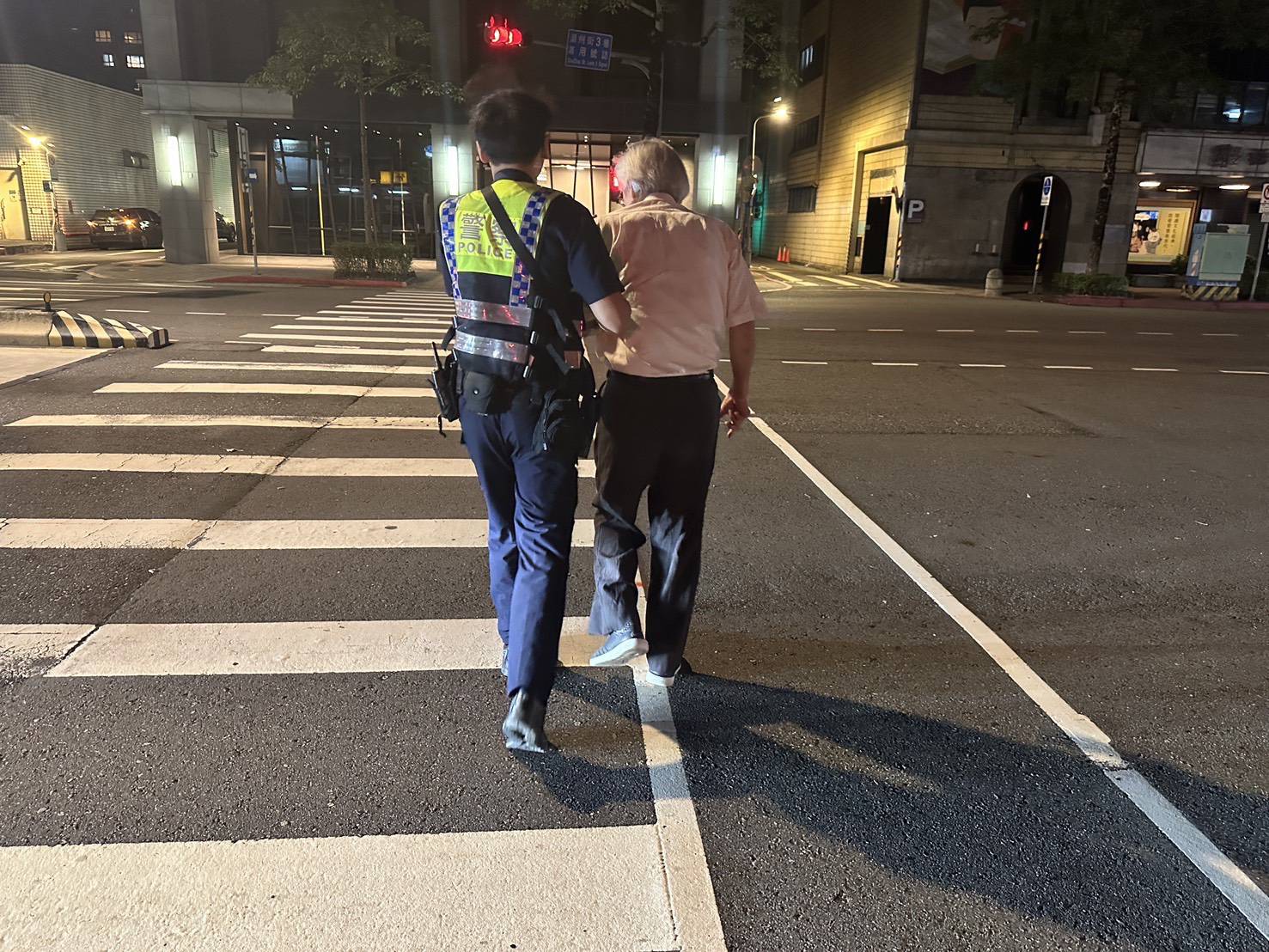 1457850 - 報新聞 Mega News 1457850