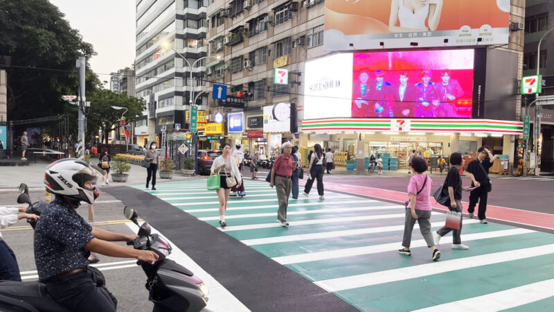 初鹿警無畏風雨 守護轄內交通要道排除障礙 - 報新聞 Mega News 24wh04289 800x450 1