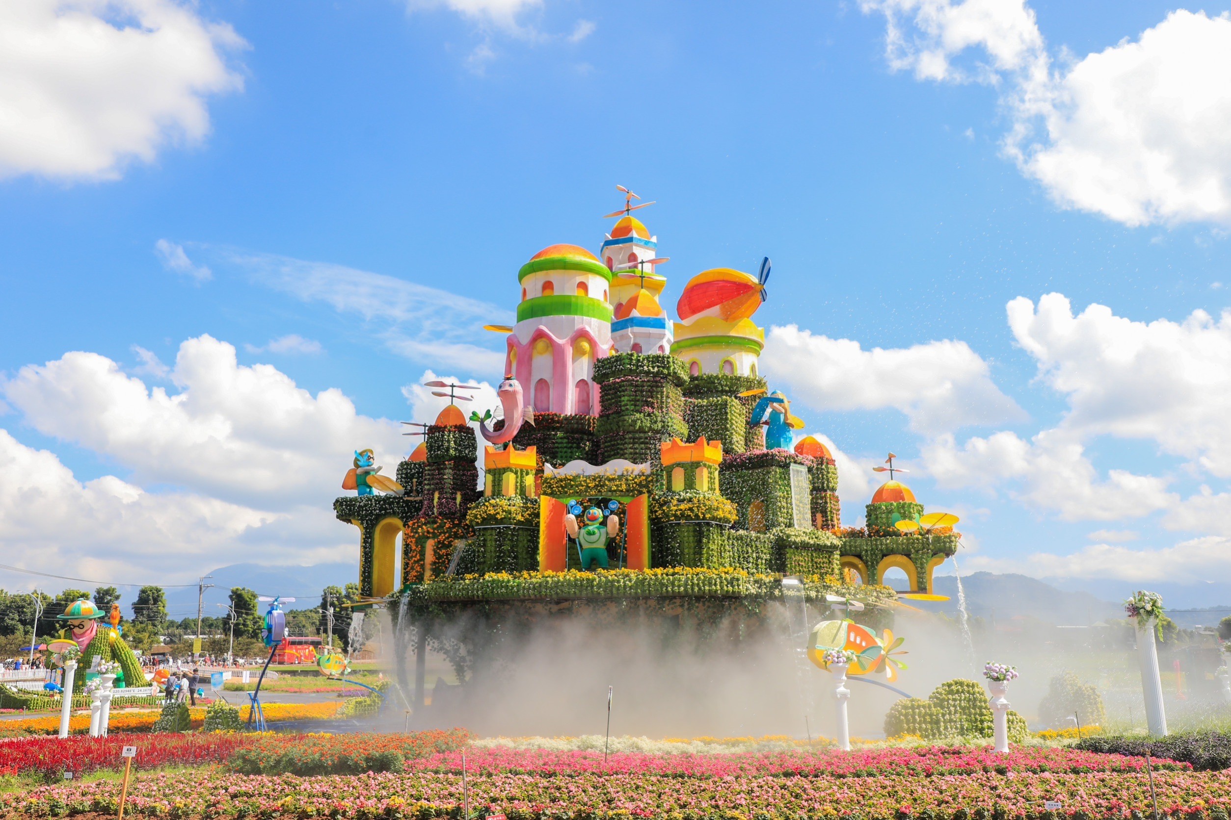 花開三盛事吸睛登場 台中國際花毯節迎賓 11 %E5%AE%9B%E5%A6%82%E4%BB%99%E5%A2%83 2023 %E6%96%B0%E7%A4%BE%E8%8A%B1%E6%B5%B7%E6%9A%A8%E5%8F%B0%E4%B8%AD%E5%9C%8B%E9%9A%9B%E8%8A%B1%E6%AF%AF%E7%AF%80 %E9%96%8B%E5%B9%95%E5%83%85%E5%85%A9%E9%80%B1 %E5%90%B8%E5%BC%95%E9%80%BE200%E8%90%AC%E5%8F%83%E8%A7%80%E4%BA%BA%E6%AC%A1 2