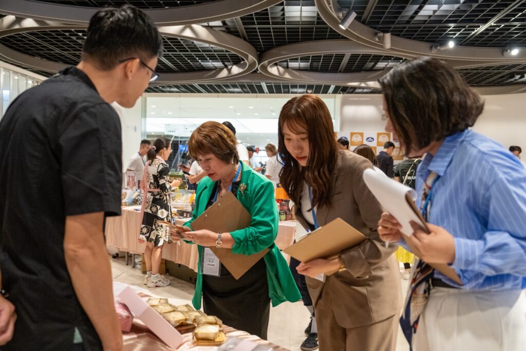 2025%E6%97%A5%E6%9C%AC%E5%9C%8B%E9%9A%9B%E8%A7%80%E5%85%89%E5%95%86%E5%93%81%E8%A8%AD%E8%A8%88%E7%AB%B6%E8%B3%BD %E5%90%84%E5%9C%8B%E5%84%AA%E8%B3%AA%E4%BC%B4%E6%89%8B%E7%A6%AE%E9%BD%8A%E8%81%9A%E6%9D%B1%E4%BA%AC %E5%B1%95%E7%8F%BE%E5%89%B5%E6%84%8F%E8%88%87%E6%96%87%E5%8C%96%E9%AD%85%E5%8A%9B 1