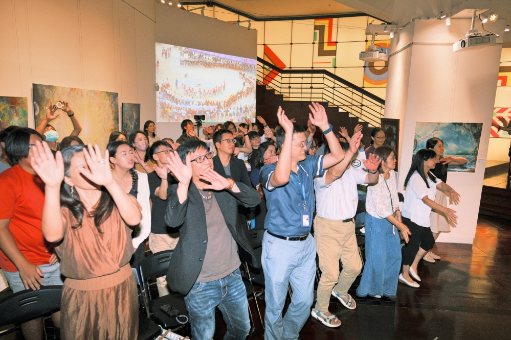 - 報新聞 Mega News %E5%85%A8%E5%A0%B4%E5%90%88%E8%88%9E%E5%BF%AB%E6%A8%82%E6%90%96%E6%93%BA Fotor