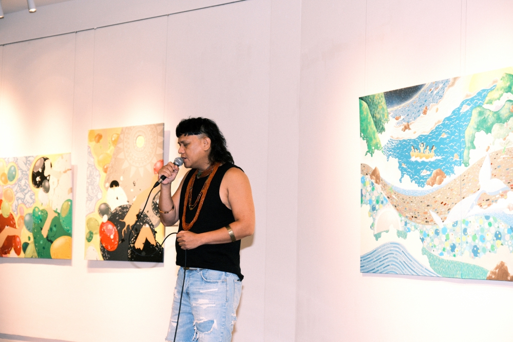 - 報新聞 Mega News %E9%87%91%E6%9B%B2%E7%8D%8E%E6%9C%80%E4%BD%B3%E5%8E%9F%E4%BD%8F%E6%B0%91%E6%AD%8C%E6%89%8B%E6%A1%91%E5%B8%83%E4%BC%8A%E9%96%8B%E5%B9%95%E6%BC%94%E5%87%BA Fotor