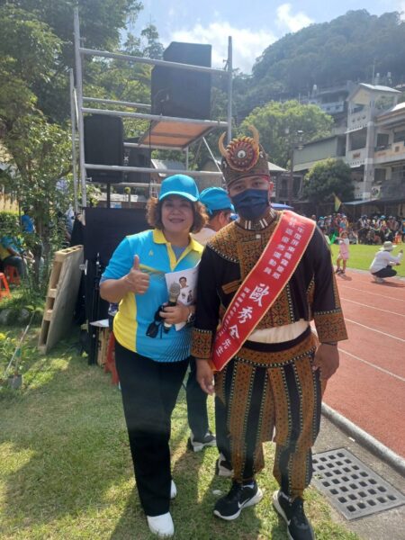 屏東原鄉青年榮獲全國桌球冠軍 展望會十年陪伴助圓夢 12 從國二開始陪伴阿全一路成長,展望會社工巴孝娟(左)見證他不僅努力翻轉人生。圖/台灣世界展望會