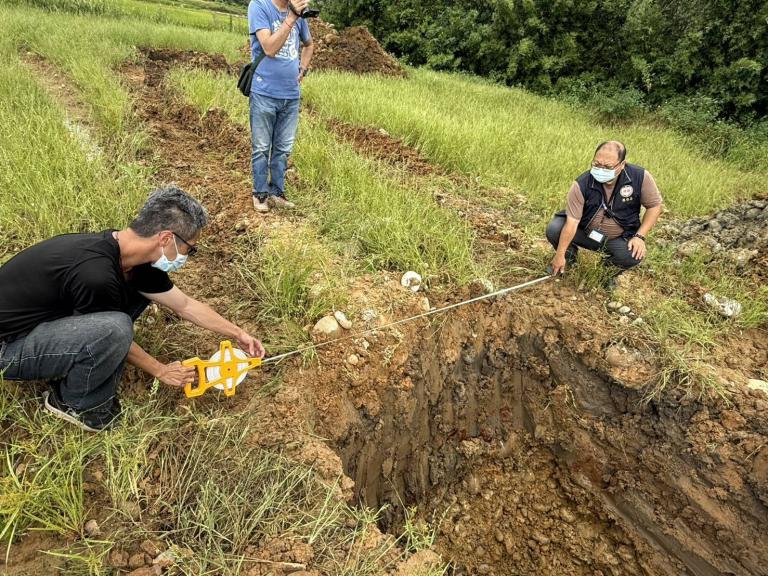 檢警環聯手破獲不法棄土集團 桃園3處農地遭非法傾倒廢棄物 2 20251017165310 d534ae19
