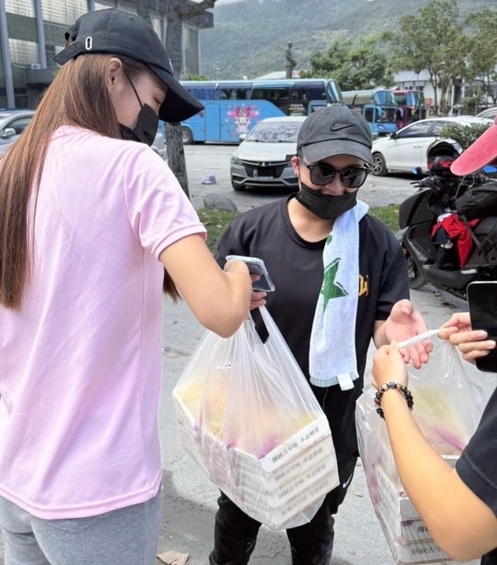 ed4941ed a9d5 49db a6e2 64972822a470 176084510286329143000516145