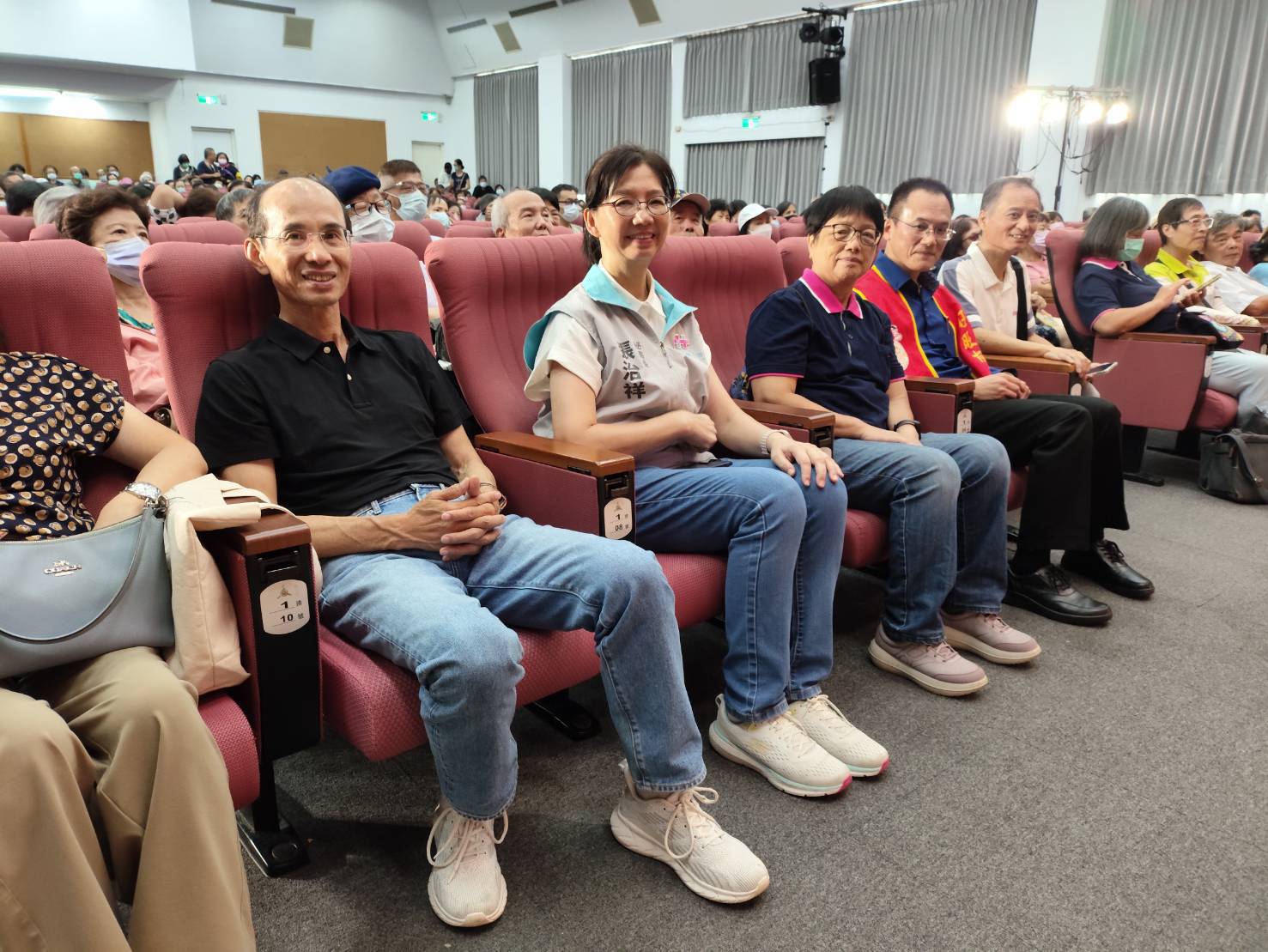 1471358 - 報新聞 Mega News 1471358