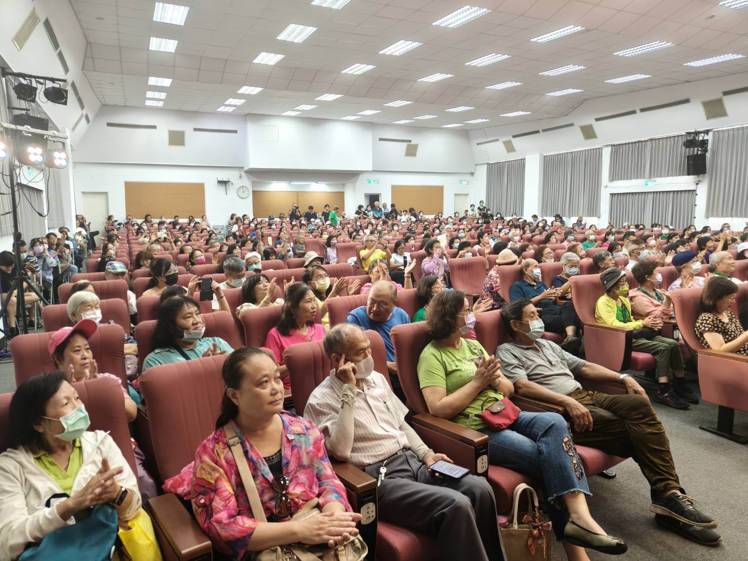 1471357 - 報新聞 Mega News 1471357