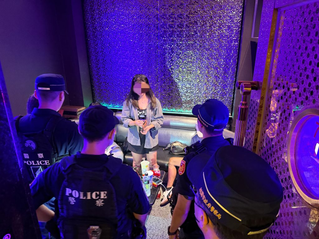 S 450732103 1024x768 1