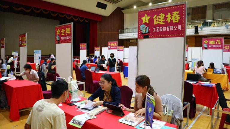 保薪資、學技能、助就業!中彰投分署啟動安定就業行動 多元助力共度挑戰 6 20251020021213 3c351a46