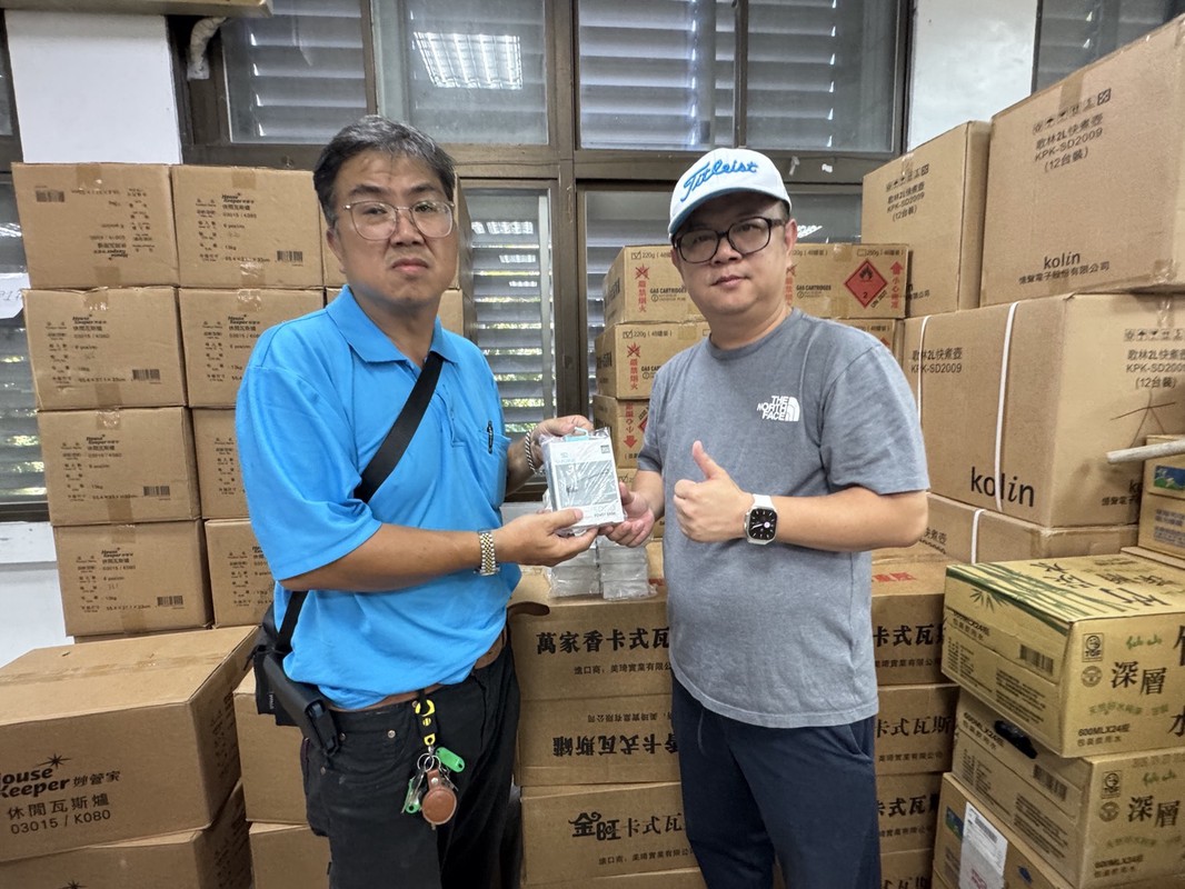 不僅「鏟子超人」亞瑟3C生活化身「3C超人」協助花蓮光復鄉贊助村長行動電源 7 e67e39b4 154e 4327 ba0d 20def36ade40 176104412872511747506879673