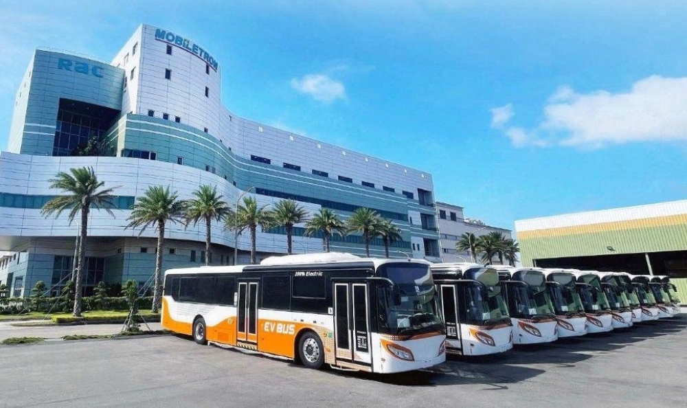 S__318070834_0 - 報新聞 Mega News 蔡裕慶董事長宣布華德動能正在推動2026年上半年掛牌上市,將有機會成為台灣首家量產電動商用車掛牌上市的企業。(圖/華德動能提供)