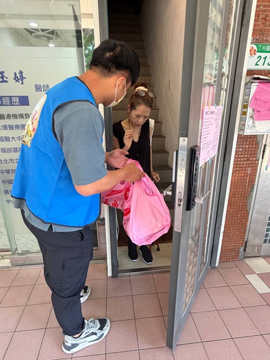 災後的路不孤單 荷馨公益團隊深入花蓮災區送暖 長期陪伴弱勢家庭不間斷 10 5219defc d3b5 44cf bb72 086cfcf2946c 176111462103401844706413994