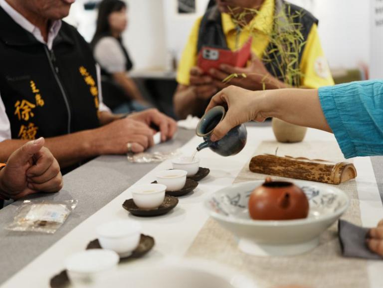茶香四溢有柿來寮 鄉長莊明增:邀請大家大眾到北埔品好茶、嚐好柿 8 20251021204900 78b51796