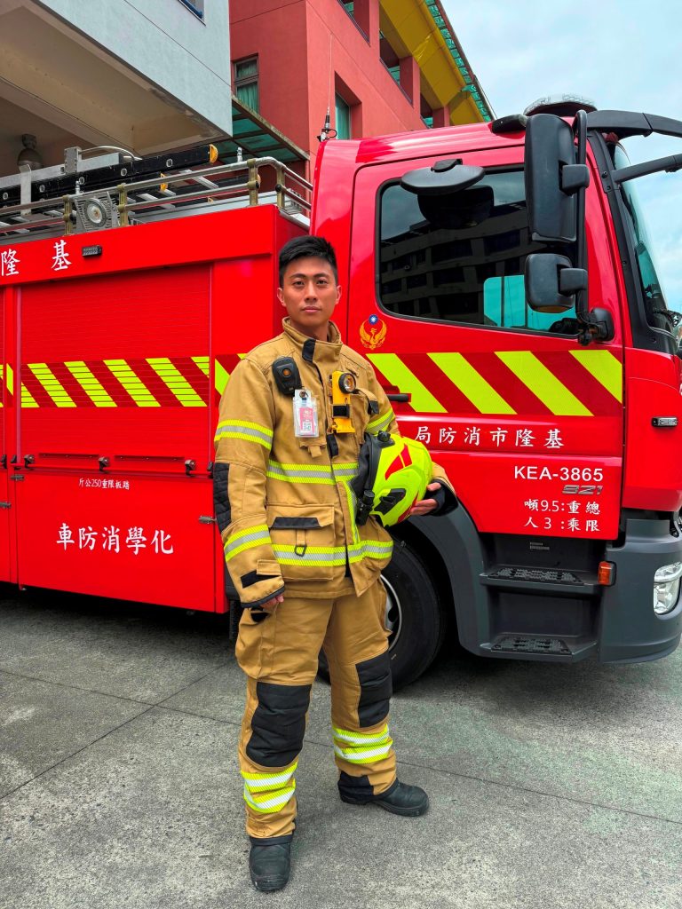 S__453533831_0 - 報新聞 Mega News S 453533831 0 scaled e1761357590639 768x1024 1