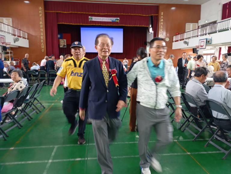 草港國小第20屆校友重返母校 六十年後再敘童年情誼 9 20251026170332 f75c8840