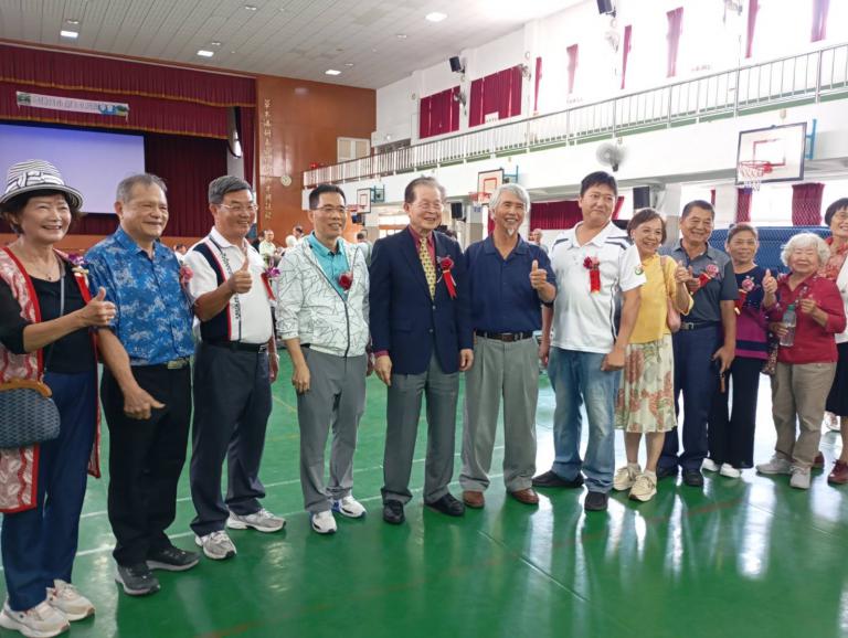 草港國小第20屆校友重返母校 六十年後再敘童年情誼 12 20251026170455 d03af0e1