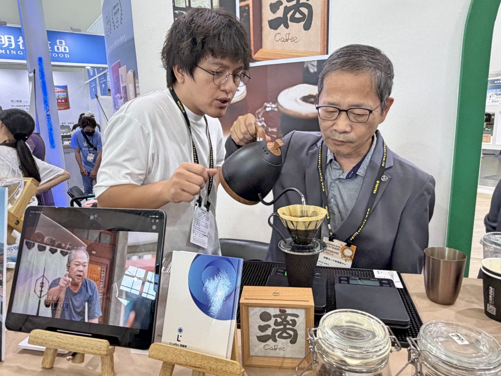 %E6%96%B0%E8%81%9E%E7%A8%BF1 0 Fotor