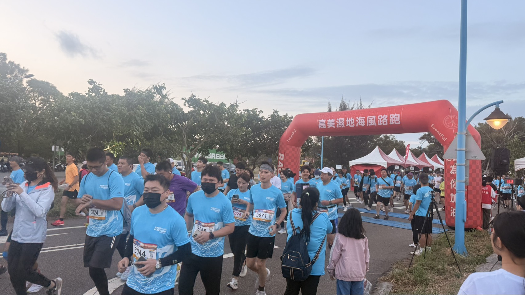 %E9%AB%98%E7%BE%8E%E6%BF%95%E5%9C%B0%E6%B5%B7%E9%A2%A8%E8%B7%AF%E8%B7%91%E4%BB%A5 %E9%81%8B%E5%8B%95%E7%B5%90%E5%90%88%E7%94%9F%E6%85%8B %E7%82%BA%E4%B8%BB%E9%A1%8C %E4%B8%A6%E7%B5%90%E5%90%88%E5%85%AC%E7%9B%8A%E6%B4%BB%E5%8B%95