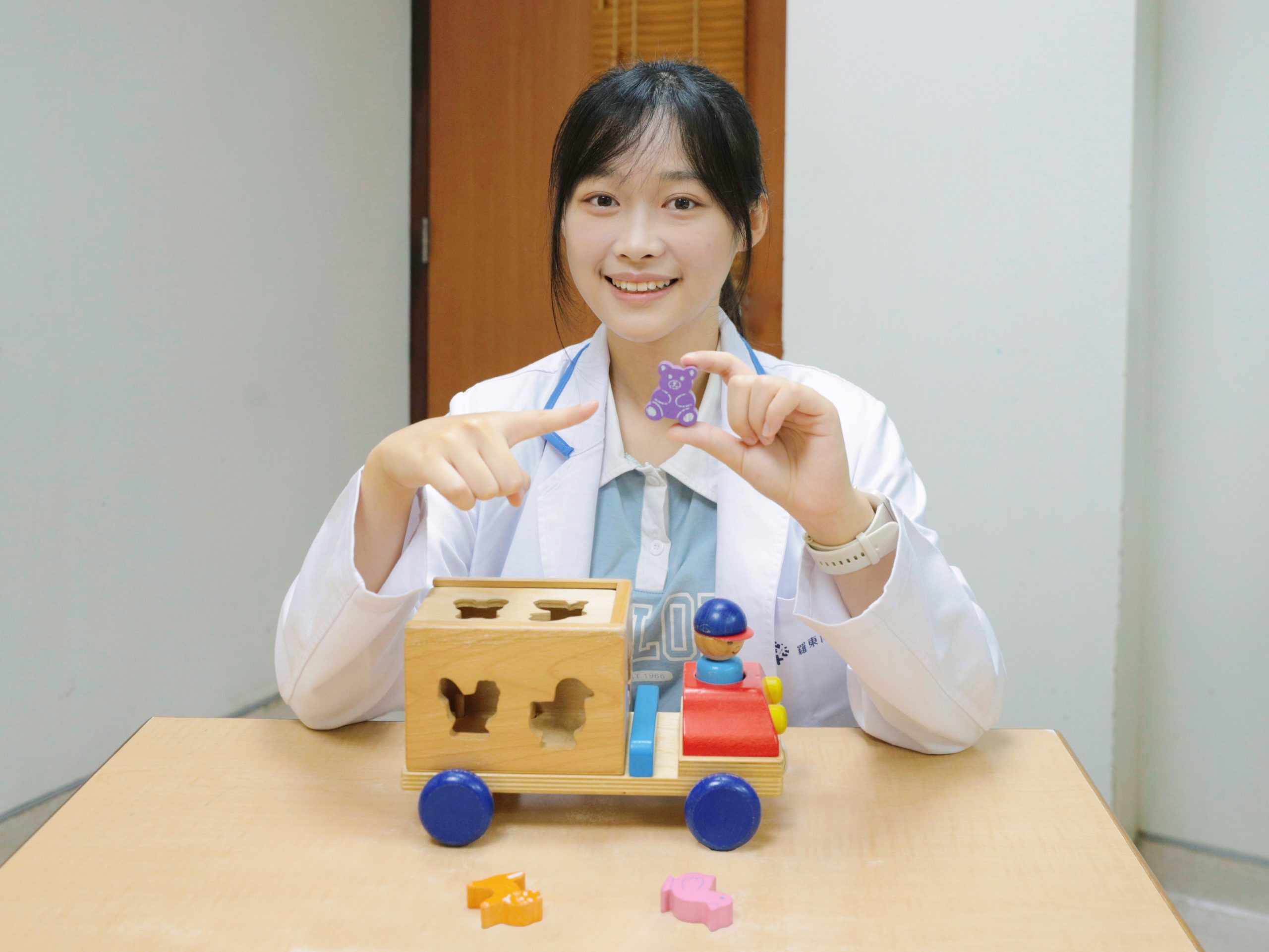 %E8%AA%9E%E8%A8%80%E6%B2%BB%E7%99%82%E5%B8%AB%E9%80%8F%E9%81%8E%E9%81%8A%E6%88%B2%E4%BA%92%E5%8B%95%E5%BC%95%E5%B0%8E%E5%AD%A9%E5%AD%90%E9%80%B2%E8%A1%8C%E8%AA%9E%E8%A8%80%E8%88%87%E8%AA%8D%E7%9F%A5%E8%A8%93%E7%B7%B4%E4%BB%A5%E7%A9%8D%E6%9C%A8%E9%81%8A%E6%88%B2%E7%B5%90%E5%90%88%E6%B2%BB%E7%99%82%E5%9F%B9%E9%A4%8A%E5%BD%A2 0 scaled 1