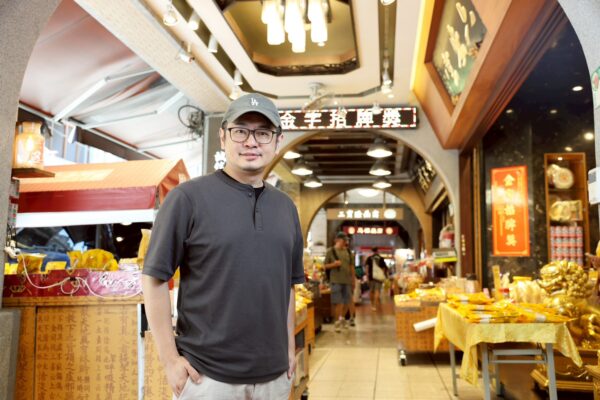 TWNIC推動在地數位化 協助微型商家建立數位門牌 4 ▲台北迪化街商圈發展促進會總幹事陳仕哲。(照片來源/TWNIC)