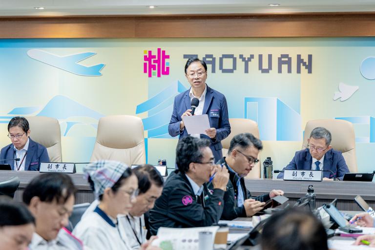 桃園敬老愛心卡福利升級 張善政:明年提高臺鐵補助、開放電輔車 2 20251029193020 12d9a796