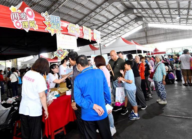 彰化身心障礙者日園遊會暨特教表揚 啟用大型復康巴士~幸福作夥來! 6 20251102172727 0e28cbae