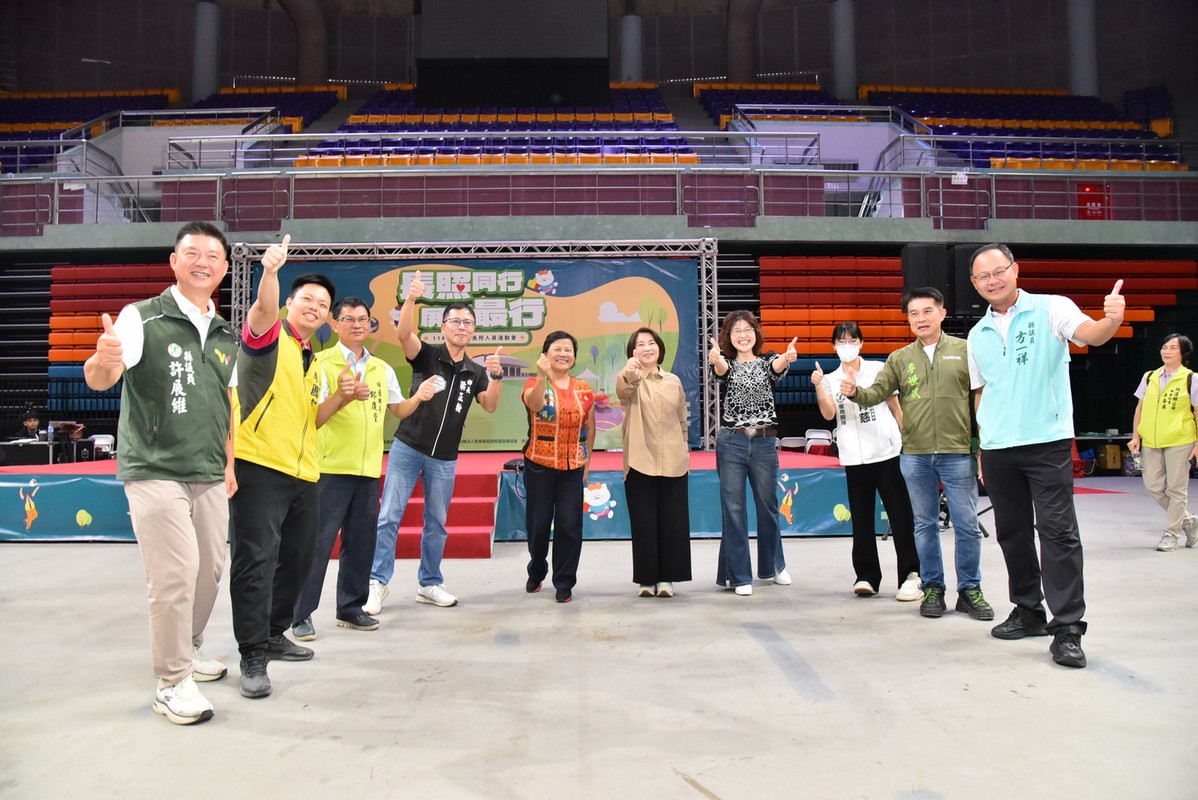 「114 年屏東縣長照人員運動會」 創意滿點!千人齊聚揮汗伸展 5 cd13dea0 ee1b 4f0a a09b cbf640f9c4a5