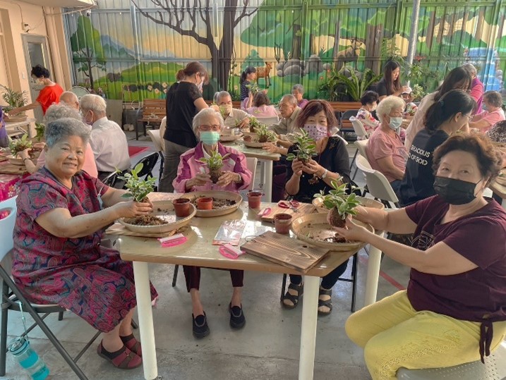 %E9%95%B7%E8%80%85%E5%85%B1%E5%89%B5%E4%B9%8B2