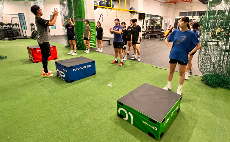 %E5%B4%87%E8%B6%8A%E7%A7%91%E6%8A%80%E6%97%97%E4%B8%8B%E5%85%A8%E8%B6%8A%E9%81%8B%E5%8B%95%E8%87%AA2022%E5%B9%B4%E8%B5%B7%E9%96%8B%E5%A7%8B%E5%8D%94%E5%8A%A9%E8%87%BA%E5%8C%97%E5%A4%A7%E5%AD%B8%E5%A5%B3%E5%AD%90%E6%8E%92%E7%90%83%E6%A0%A1%E9%9A%8A%E8%82%8C%E5%8A%9B%E9%AB%94%E8%83%BD%E5%8F%8A%E5%88%9D%E5%8B%95%E8%B2%A0%E8%8D%B7%E8%A8%93%E7%B7%B4%E7%95%B6%E5%B9%B4%E9%9A%A8%E5%8D%B3%E5%8F%96%E5%BE%97%E5%A4%A7%E5%B0%88%E7%94%B2%E4%BA%8C%E7%B4%9A%E7%AC%AC%E4%BA%8C%E5%90%8D