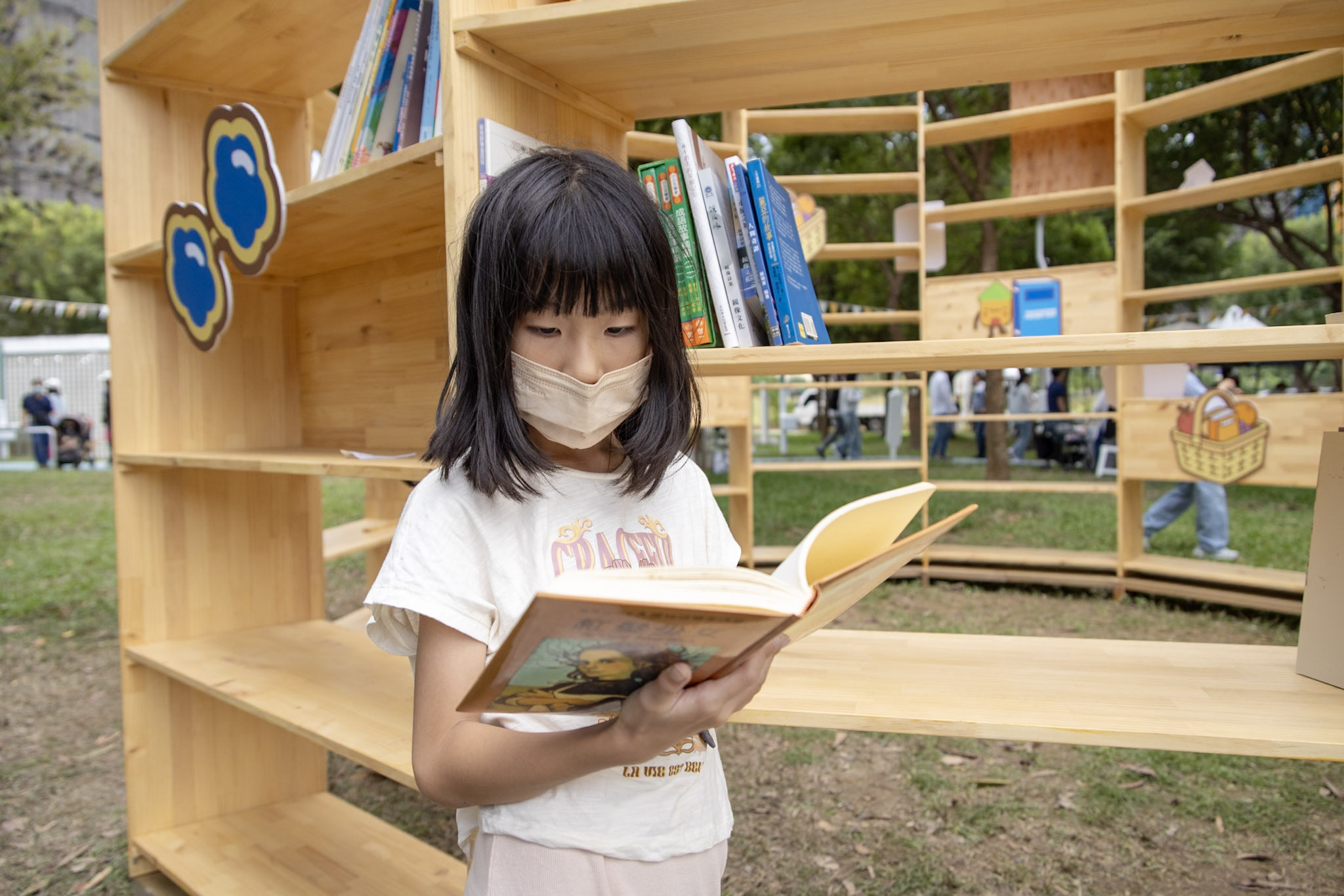 公共閱讀與城市治理 台中漂書架的經濟學 10 05 %E6%B0%91%E7%9C%BE%E5%8F%AF%E8%87%AA%E7%94%B1%E5%8F%96%E9%96%B1%E5%96%9C%E6%84%9B%E7%9A%84%E6%9B%B8 %E4%B9%9F%E8%83%BD%E5%B0%87%E8%87%AA%E5%B7%B1%E7%9A%84%E6%9B%B8%E6%94%BE%E4%B8%8A%E6%9B%B8%E6%9E%B6%E5%85%B1%E4%BA%AB %E5%BD%A2%E6%88%90%E7%8D%A8%E7%89%B9%E6%BC%82%E6%9B%B8%E9%AB%94%E9%A9%97