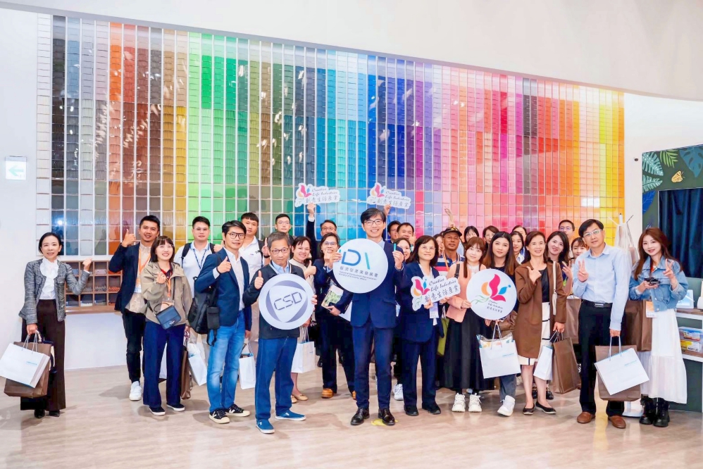 - 報新聞 Mega News %E5%9C%961 %E5%85%A8%E9%AB%94%E6%96%BC%E9%9B%84%E7%8D%85%E6%96%87%E5%85%B7%E6%83%B3%E5%83%8F%E5%8A%9B%E8%A3%BD%E9%80%A0%E6%89%80%E8%89%B2%E5%BD%A9%E7%89%86%E5%89%8D%E5%90%88%E5%BD%B1 Fotor