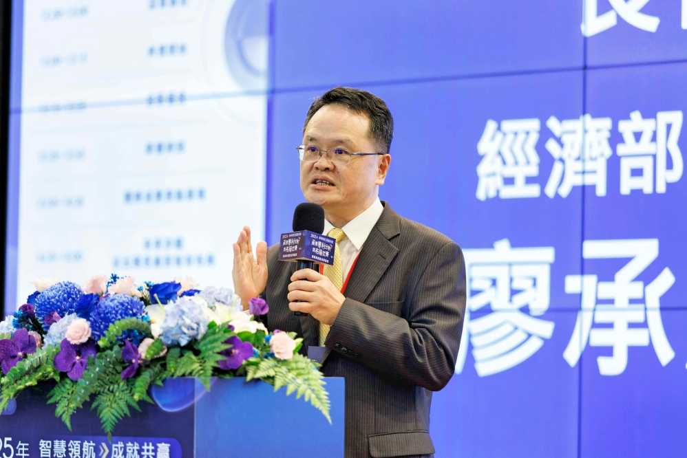 13 - 報新聞 Mega News 13 4