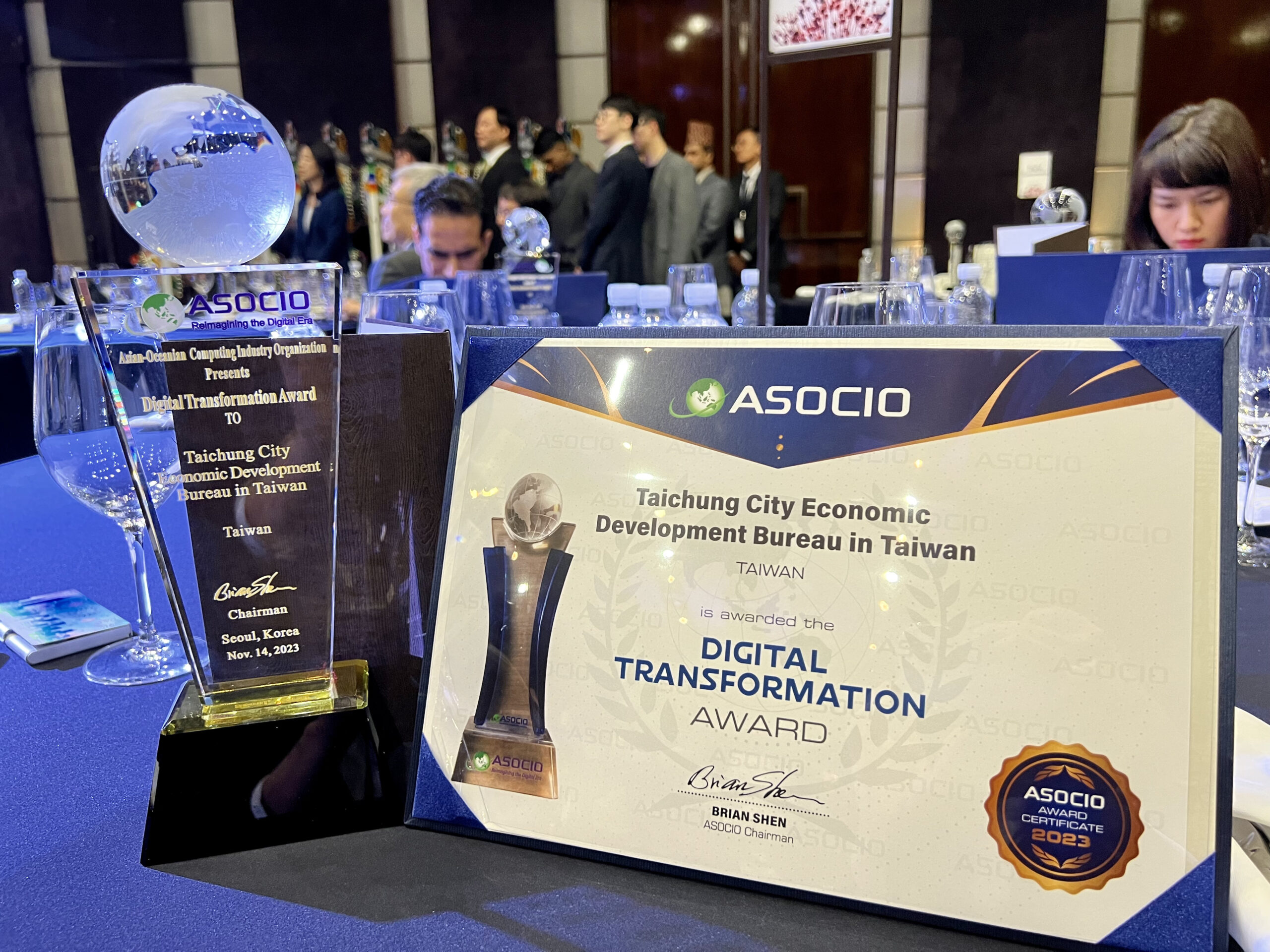 地方城市經濟競爭力? 台中購物節獲全球勝利 9 %E5%8F%B0%E4%B8%AD%E8%B3%BC%E7%89%A9%E7%AF%80app%E9%80%9A%E9%81%8E%E8%B3%87%E9%80%9A%E8%A8%8A%E7%95%8C%E4%BA%9E%E6%B4%B2%E7%9B%83asocio %E6%95%B8%E4%BD%8D%E8%BD%89%E5%9E%8B%E7%8D%8E %E5%9C%8B%E9%9A%9B%E8%A4%87%E5%AF%A9 scaled