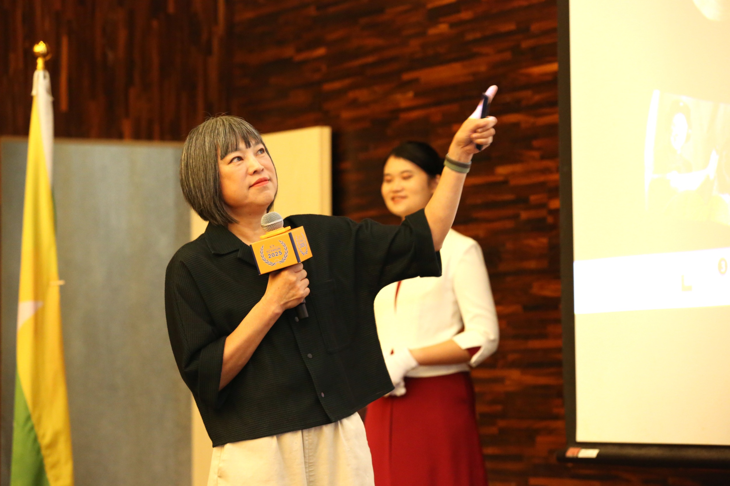 %E8%B3%87%E6%B7%B1%E5%9C%8B%E9%9A%9B%E6%96%B0%E8%81%9E%E5%AA%92%E9%AB%94%E4%BA%BA%E8%8C%83%E7%90%AA%E6%96%90%E5%88%86%E4%BA%AB%E6%B4%9E%E5%AF%9F%E5%9C%8B%E9%9A%9B%E5%B1%80%E5%8B%A2%E7%9A%84%E7%B2%BE%E5%BD%A9%E8%A7%80%E5%AF%9F