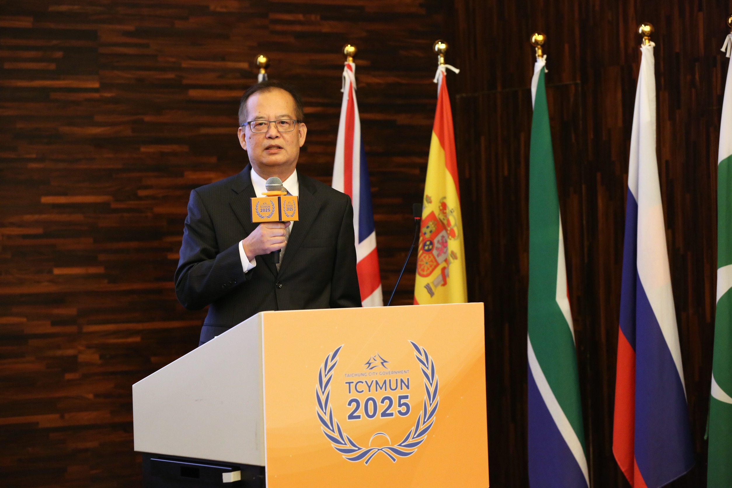 %E8%B3%87%E6%B7%B1%E5%A4%96%E4%BA%A4%E5%AE%98%E7%AB%A0%E6%96%87%E6%A8%91%E5%A4%A7%E4%BD%BF%E5%88%86%E4%BA%AB%E9%A7%90%E5%A4%96%E7%B6%93%E9%A9%97%E5%8F%8A%E5%9C%8B%E9%9A%9B%E8%AB%87%E5%88%A4%E6%8A%80%E5%B7%A7