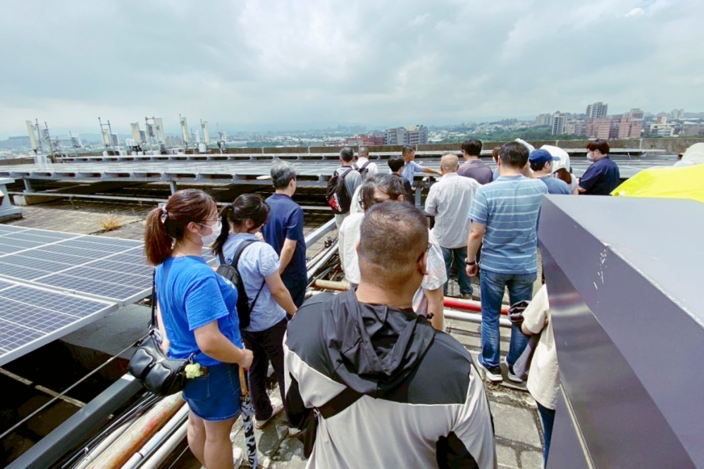 - 報新聞 Mega News S 92766226 Fotor