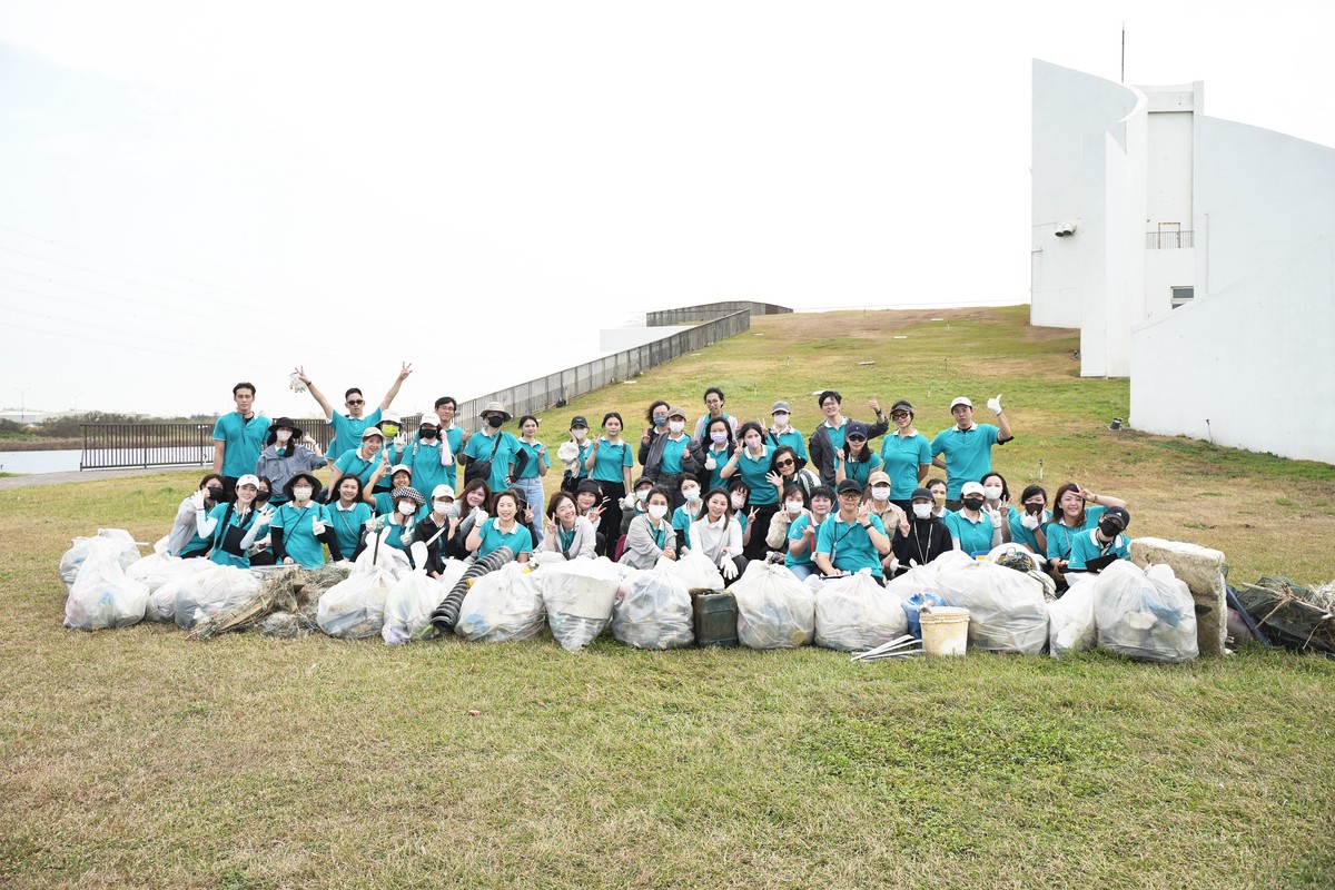 85992929 252c 423a b2d8 489b3aef231e