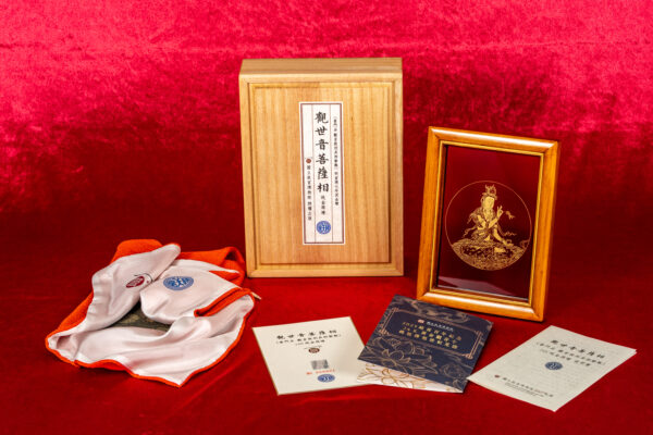 作品以明代宮廷《普門品》為原典，融合蒔繪、丹後縐綢與西陣織工藝。圖/出品團隊