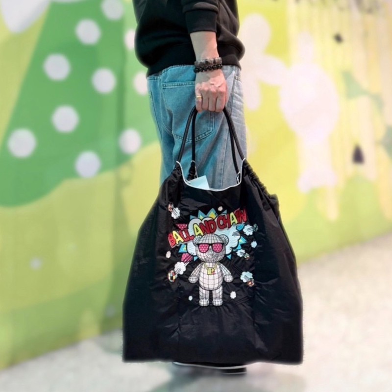 Ball & Chain台灣首間獨立店亮相!新光三越站前店2F登場 繽紛刺繡新作同步上市 8 cb77215c 5b60 4e87 81f4 6443a664edc1 176314662918586628601833628