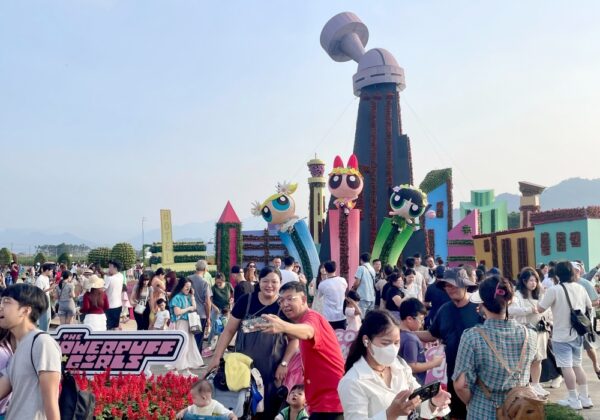 鳳凰颱風過後人潮爆發!臺中國際花毯節突破百萬參觀人次 農特產品銷售飆破一千伍佰萬元 6 20251115220456 39 600x420 1