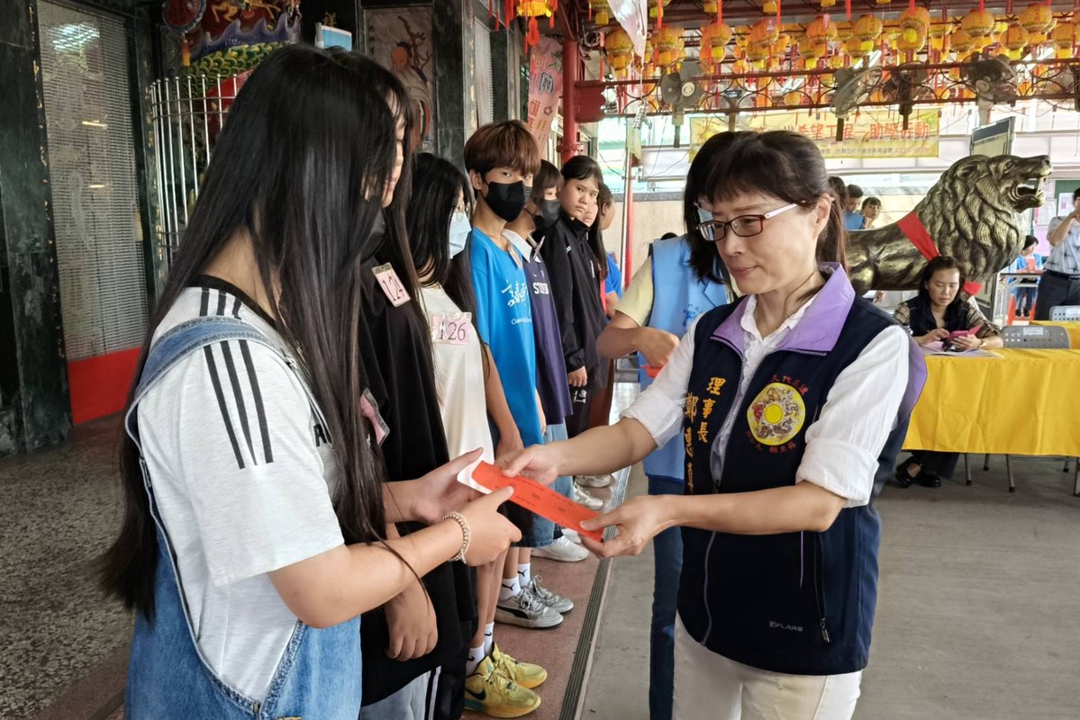 慈善展望會聯手後庄代天府 希望工程助學金助弱勢家庭學子 8 caf7a286 d6f7 43a8 a90f 1e29af69c72c 176327021540855764806667338