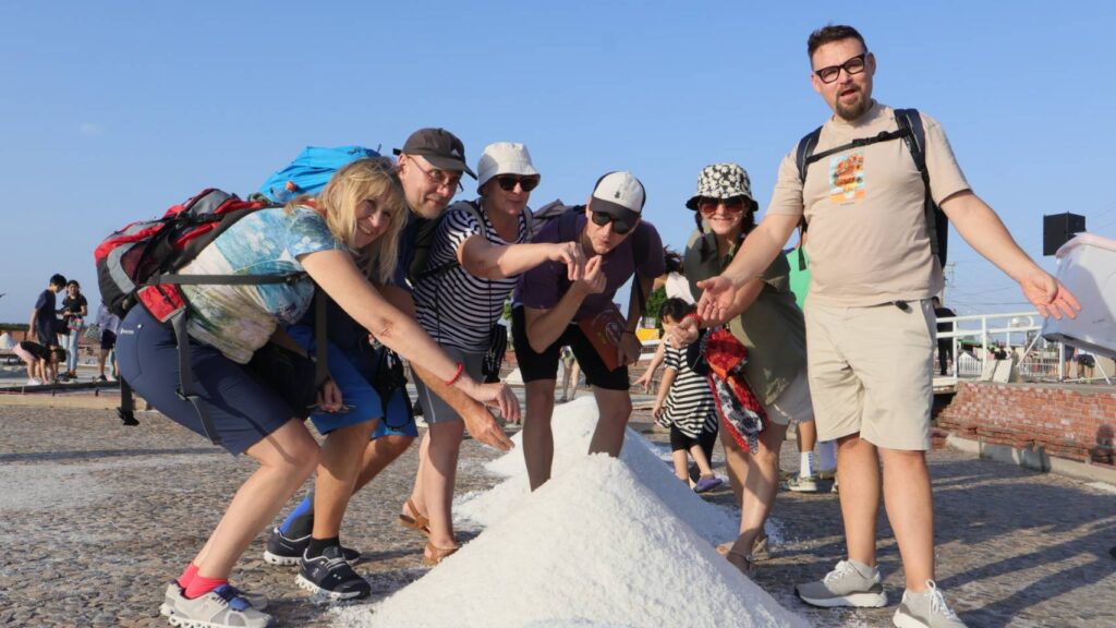 2025鯤鯓王平安鹽祭圓滿落幕 三大科儀完成祈福循環 平安鹽發送分享祝福 5 S 89120832 1024x576 1