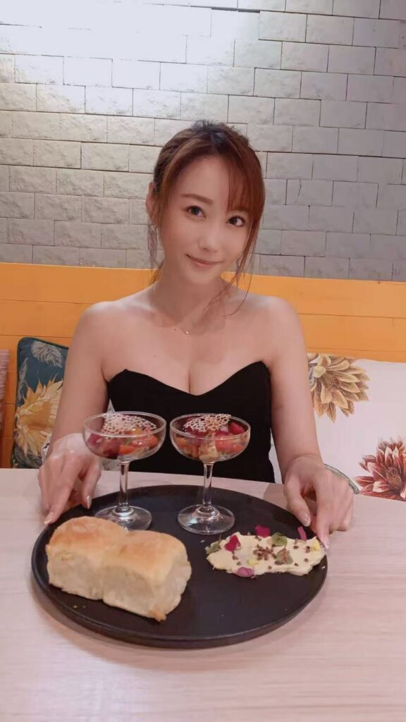 味蕾與鏡頭齊燃!陳映璇用「吃的哲學」讀懂角色,驚艷廈門集美青春影展 6 S 770039824 0 576x1024 1