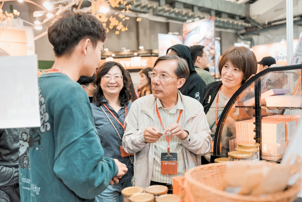 14 - 報新聞 Mega News 14 3