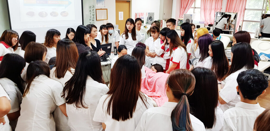 芳療品牌梵莎爾以行動支持技職教育 為美業注入永續新能量 12 46817897 1024x498 1