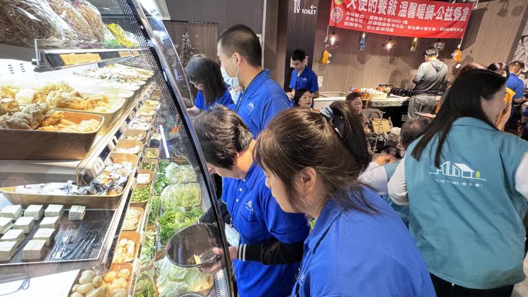 獅友齊聚傳愛心~「天使的幸福中午」 蔬鍋藝鍋物溫馨開席喜樂天使歡樂享用 8 20251117190722 17e7f9cd