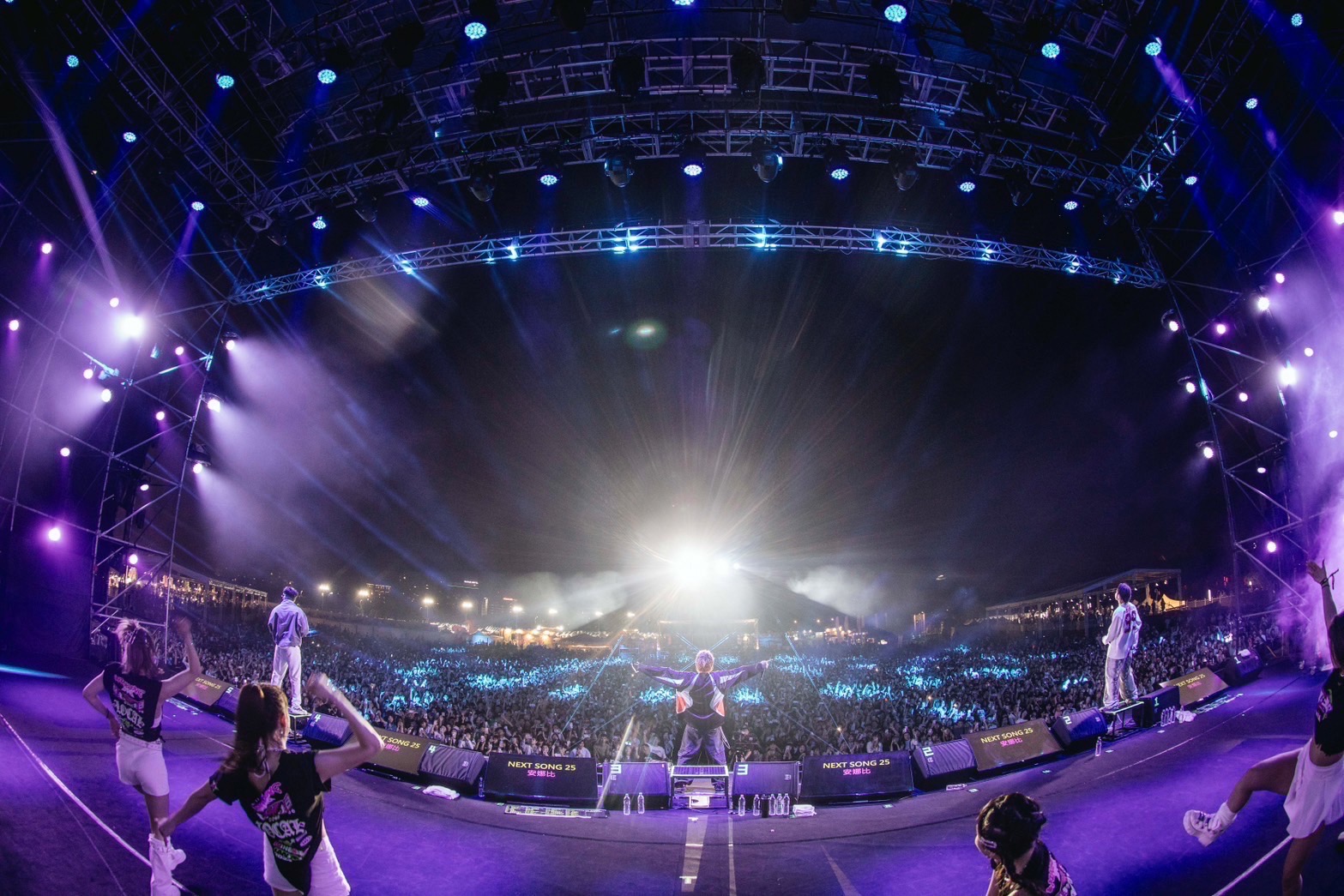 台中大型活動經濟反思? 文化資本轉換的治理赤字 16 %E7%8E%96%E5%A3%B9%E5%A3%B9%E5%8D%97%E5%8C%97%E8%B2%B3%E8%B7%AF%E9%9F%B3%E6%A8%82%E7%AF%802024 %E5%A3%93%E8%BB%B8%E7%8E%96%E5%A3%B9%E5%A3%B9%E6%BC%94%E5%87%BA%E5%97%A8%E7%BF%BB%E5%85%A8%E5%A0%B4 2