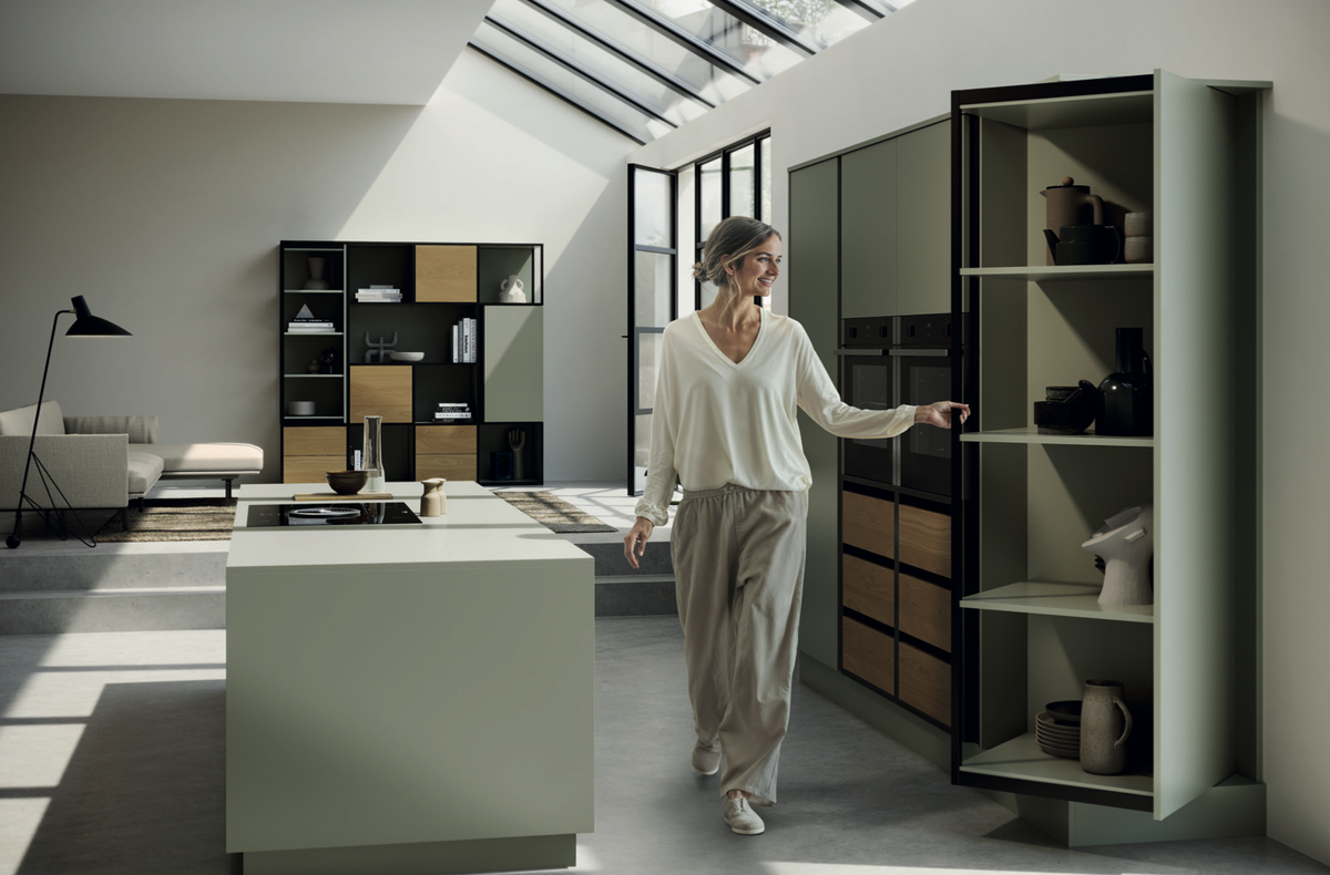 0c786af2 3413 404d 8d48 e9cf5edb55bc 176354292561933281600786253