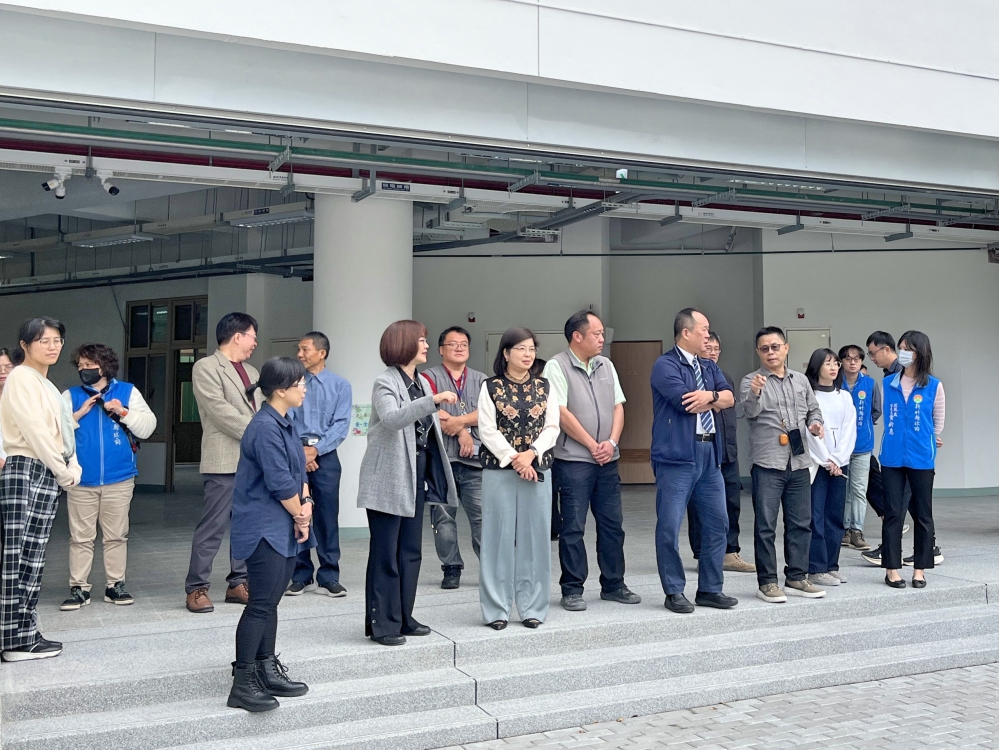 %E6%9D%8E%E5%AE%89%E5%A6%A4%E7%A7%98%E6%9B%B8%E9%95%B7%E5%8F%8A%E8%88%87%E6%9C%83%E4%BA%BA%E5%93%A1%E9%80%B2%E8%A1%8C%E7%8F%BE%E5%9C%B0%E5%B1%A5%E5%8B%98%E5%AF%A6%E5%9C%B0%E7%9E%AD%E8%A7%A3%E5%B7%B2%E5%AE%8C%E5%B7%A5%E5%95%9F%E7%94%A8%E7%9A%84%E6%A0%A1%E8%88%8D%E7%92%B0%E5%A2%83%E5%8F%8A%E6%96%BD%E5%B7%A5%E6%88%90%E6%9E%9C Fotor