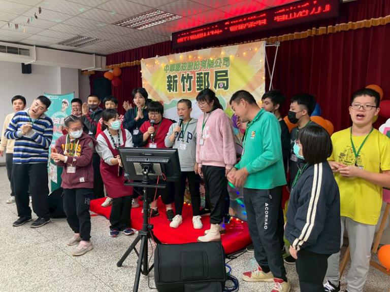 樂齡歌聲展活力 新竹郵局打造高齡與身障友善金融服務 4 20251121130846 6bbecf4c